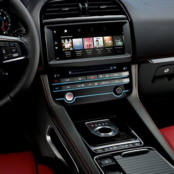 F-pace-dash.png