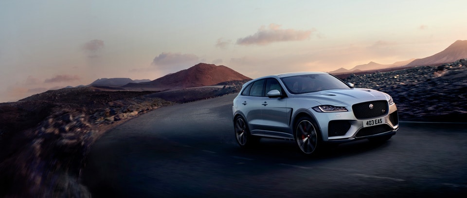 Jaguar F-PACE SVR