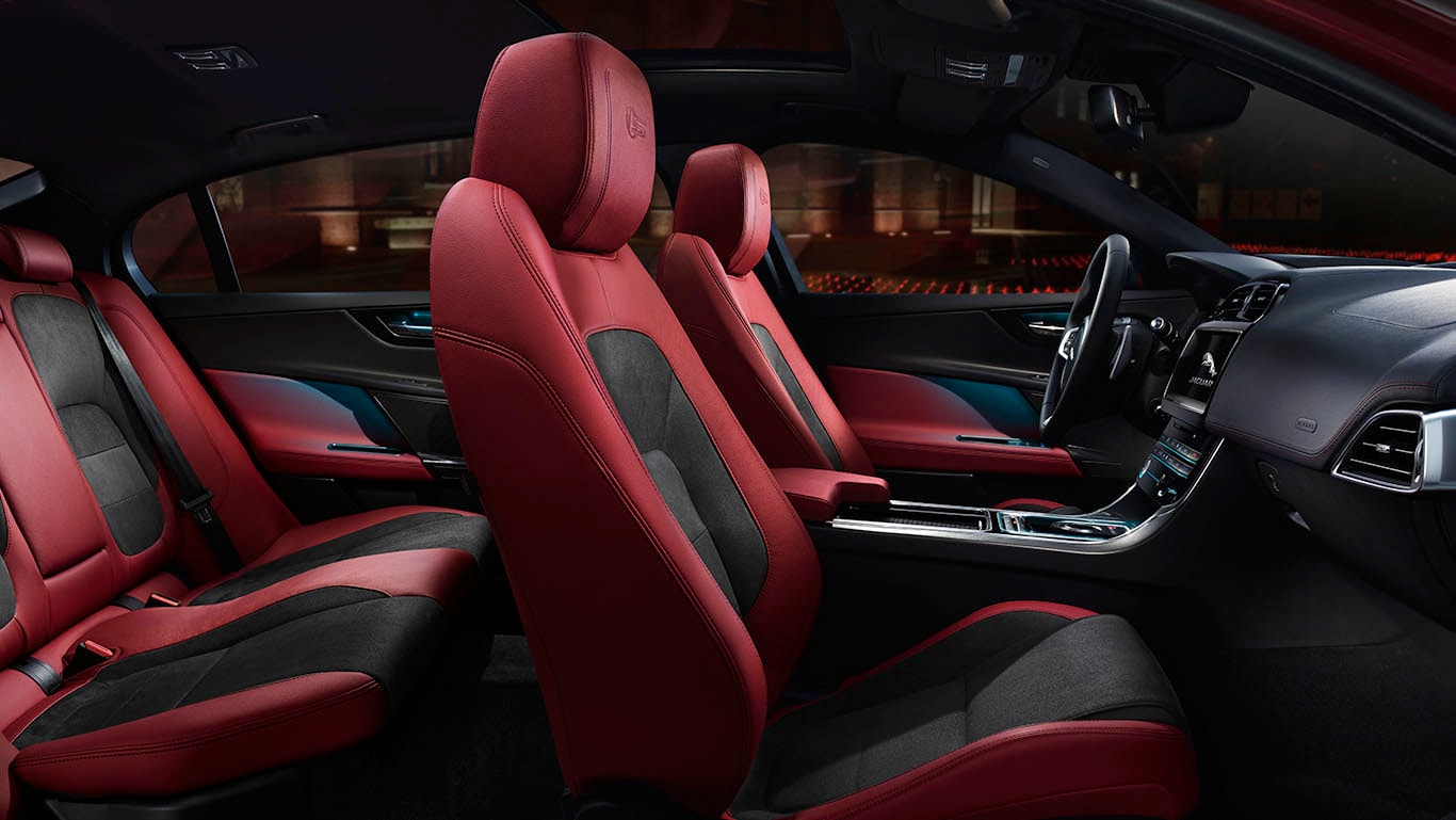 2018 Jaguar XE 2.jpg