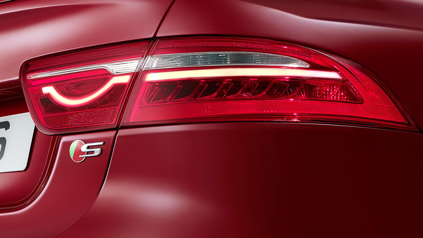 2018 Jaguar XE 8.jpg