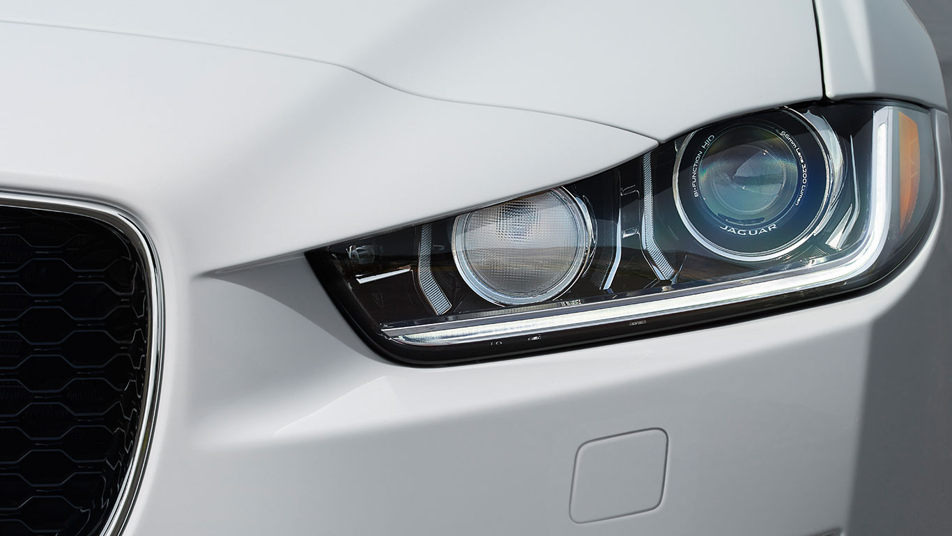 2018 Jaguar XE 3.jpg
