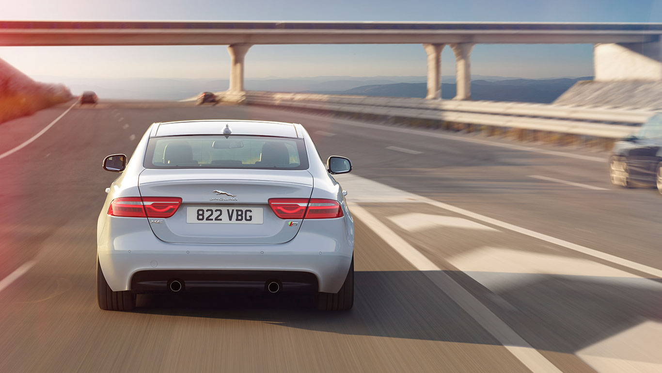 2018 Jaguar XE 4.jpg
