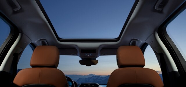 Jaguar F-PACE moonroof