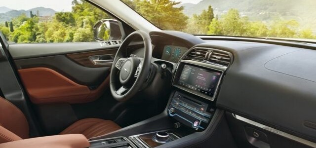 Jaguar F-PACE interior