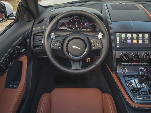 Jaguar F-TYPE Coupe interior