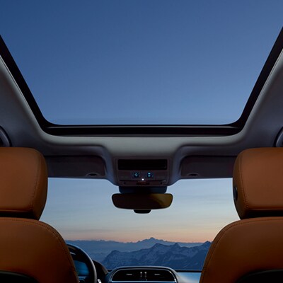 Jaguar F-PACE moonroof