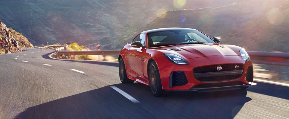 Jaguar F-TYPE SVR