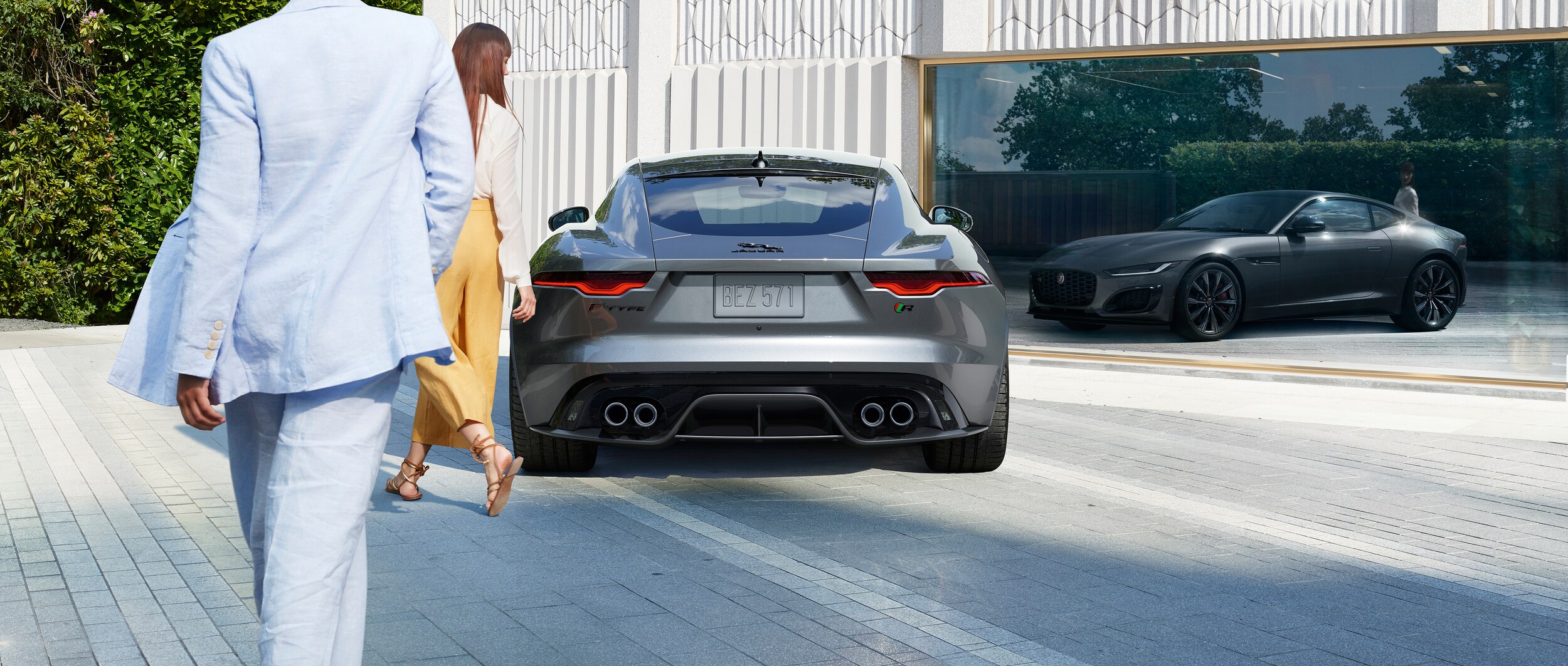 2022-Jaguar-FTYPE-R-Coupe-L03.jpeg