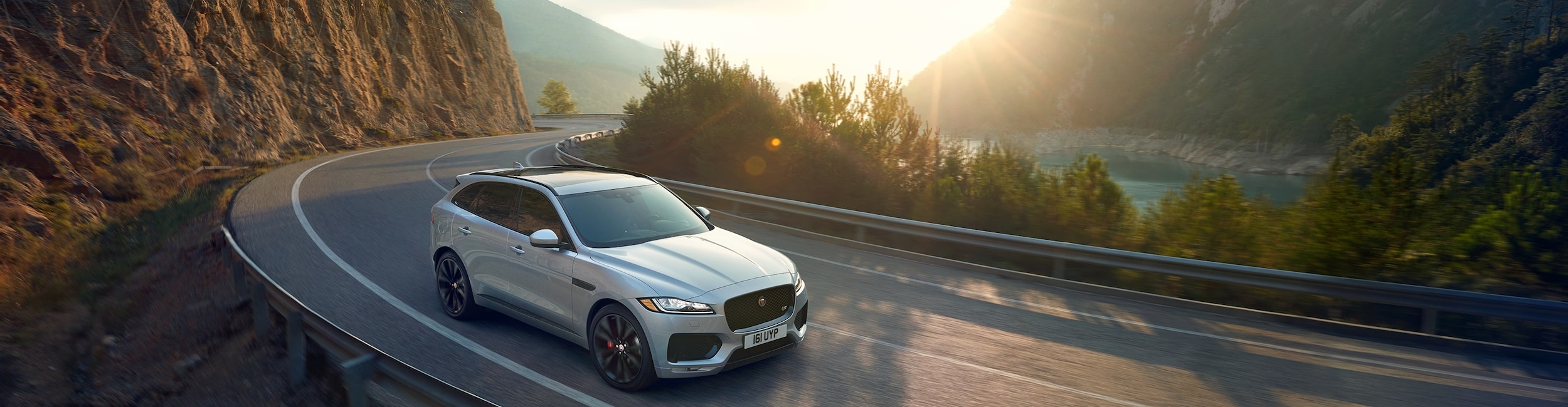 2018 Jaguar F-PACE - Exterior (2).jpg