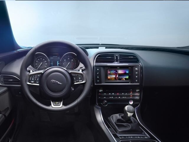 2019 Jaguar XE - Interior (1).jpg