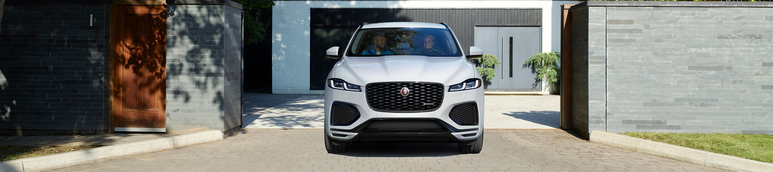 2025-Jaguar-FPACE-RDynamicS-SUV-L12.jpg