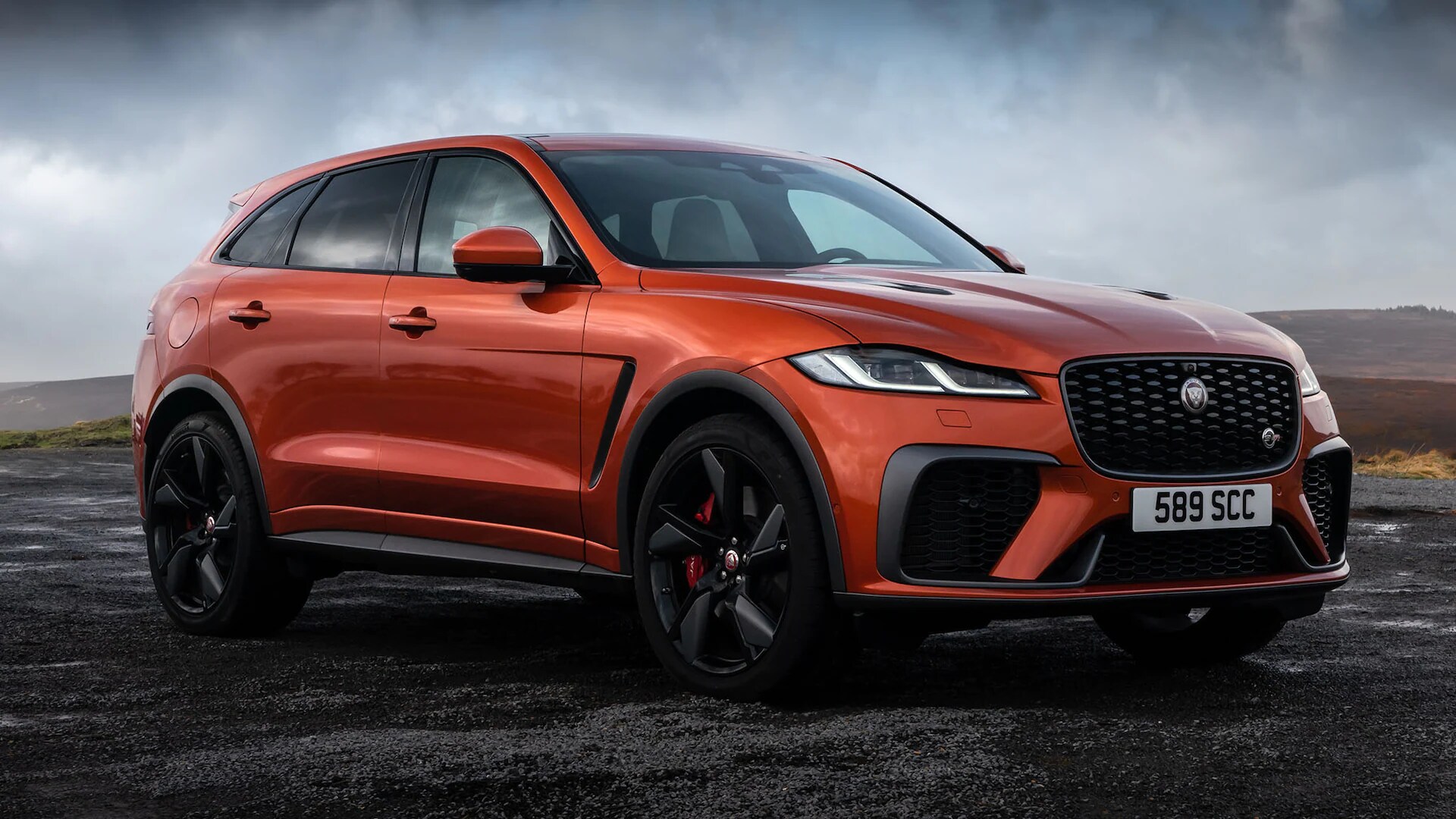 2022-Jaguar-F-Pace-SVR_Atacama_O.png