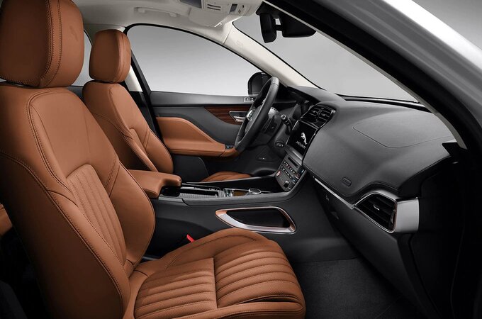 302715_MY20 Camry SE AWD.PNG
