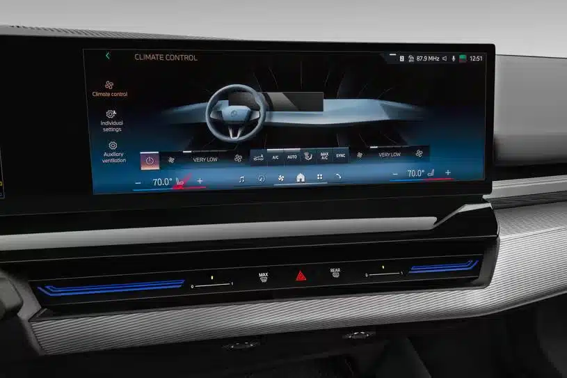 2026 BMW 540i xDrive Technology