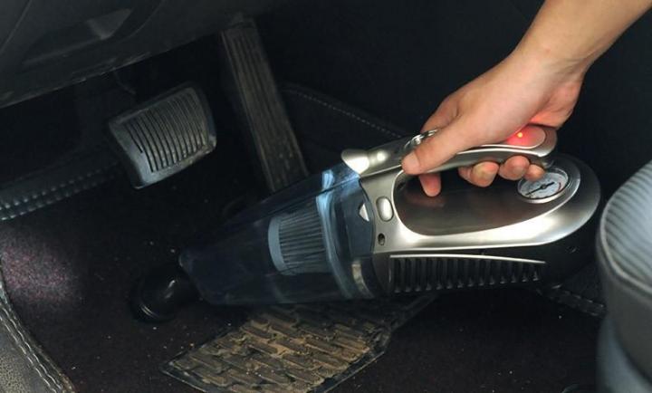 1477186683-4-in-1-portable-60w-car-vacuum-cleaner-with-led-lamp-measuring-tire-pressure-tire-pump-function.jpg