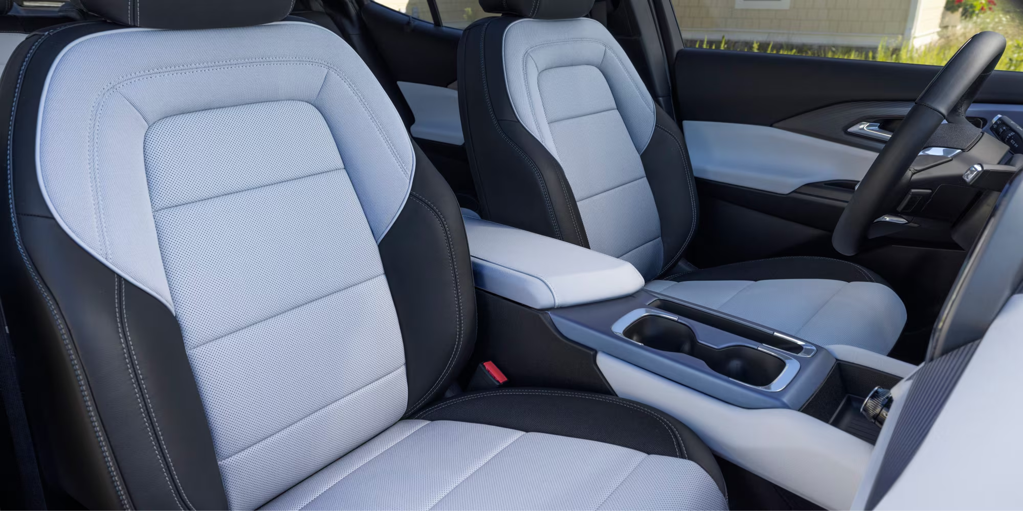 Spacious Interior and Cargo Versatility Spacious Interior and Cargo Versatility