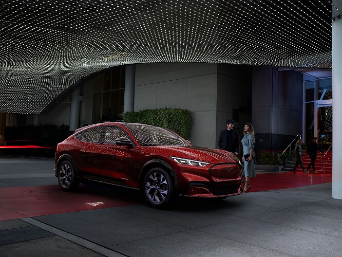 2021-Ford-Mustang-MachE-Premium-SUV-L02.png