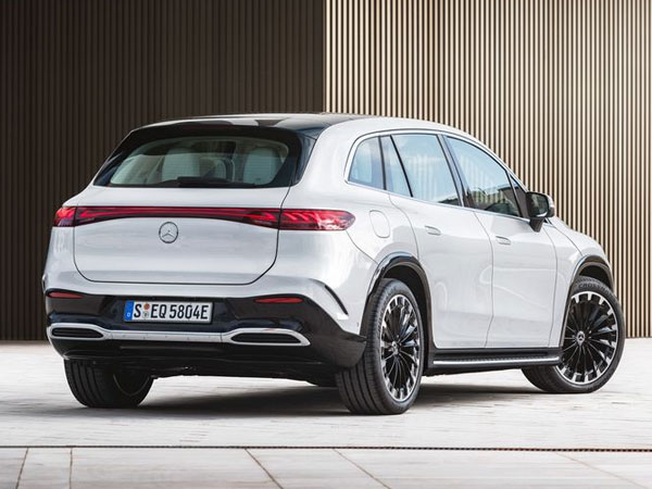 2023 EQS 450+ SUV Rear Quarter Angle