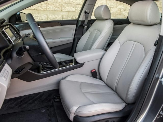 2019 Hyundai Sonata - Interior (2).jpg