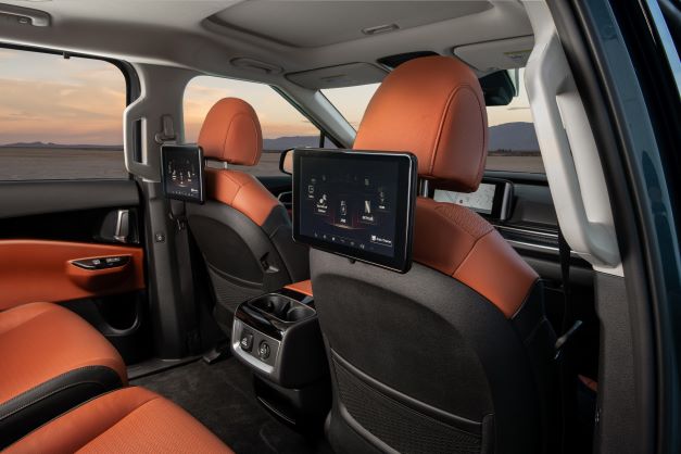 2023 Kia Carnival Interior.jpg