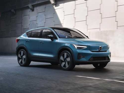 2024 Volvo C40 Recharge driving