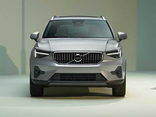 2024 Volvo XC40 exterior