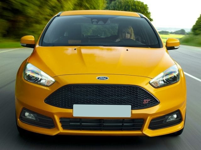 2015 Ford Focus ST exterior front view.jpg