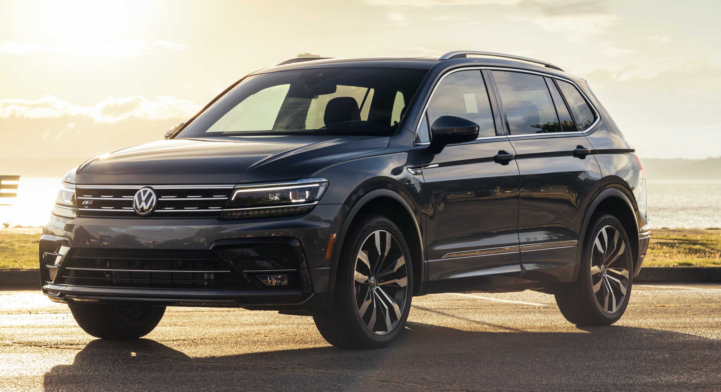 2020-tiguan-beach1.jpg 2020 Volkswagen Tiguan beach