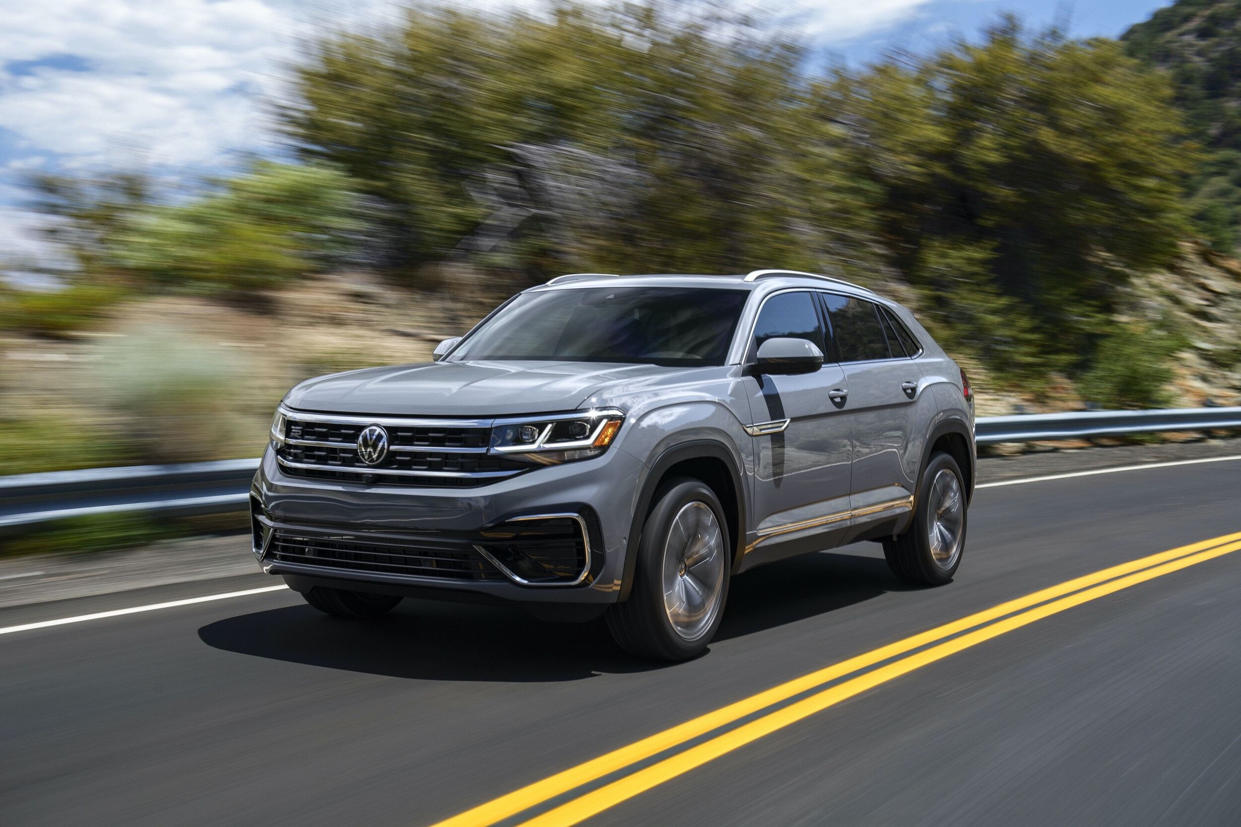 2020-Atlas-cross-sport-winding-road1.jpg 2020 Volkswagen Atlas Cross Sport winding road
