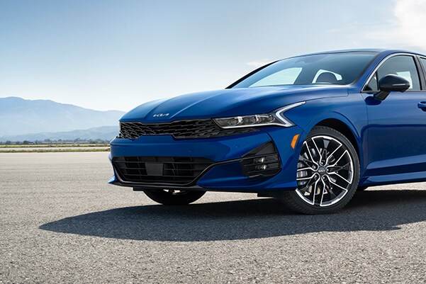 Compare The KIA K5 Vs. Nissan Altima