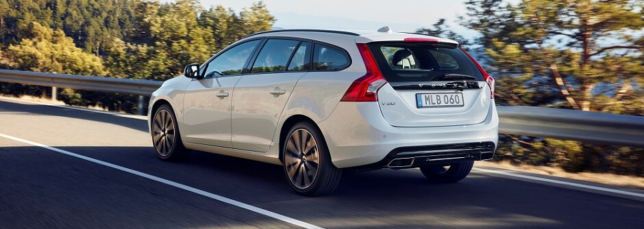 2017_Volvo_V60.jpg