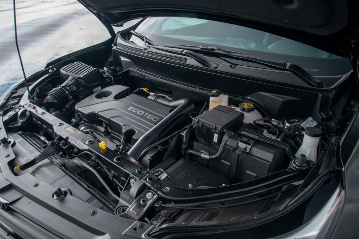 2021 Equinox Engine Left: Picture of Equinox Engine block and internal components.