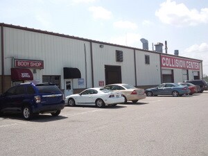 0ddba160e783100481bc00146edef087_300x0.jpg exterior of parts and collision department.