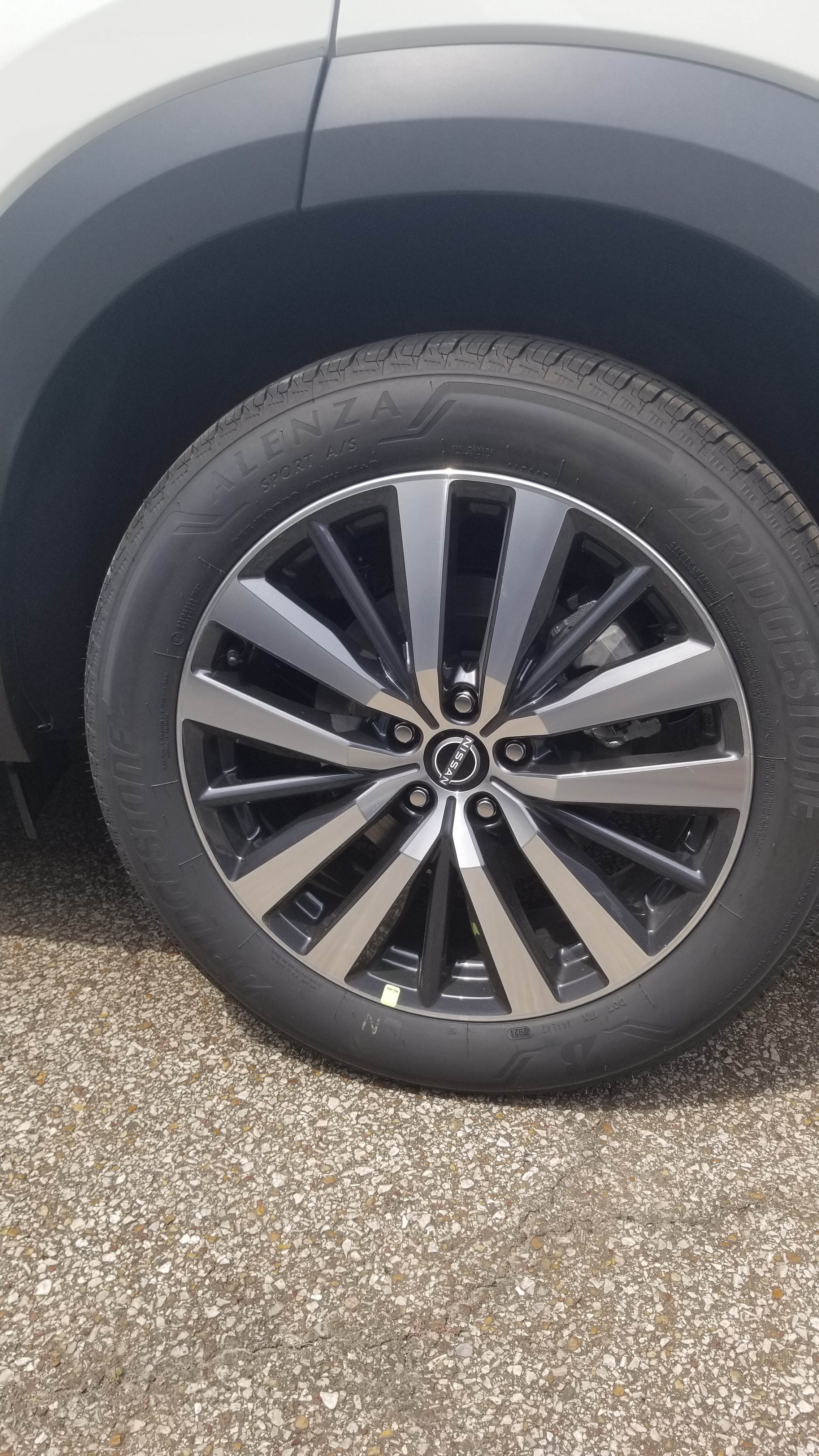 22 Pathfinder 20in wheel.jpg