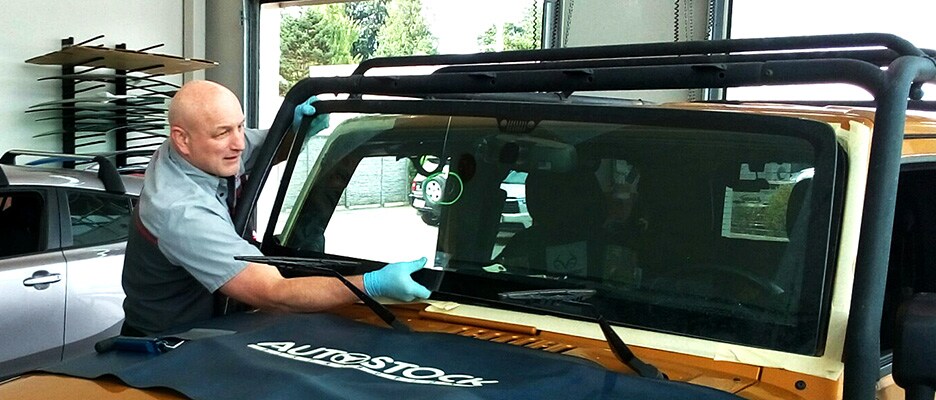 JPTS-Bodyshop-Glass-Repair-936x400.jpg