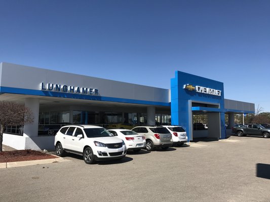 Exterior of Joe Lunghamer Chevrolet dealership building in Waterford, MI
