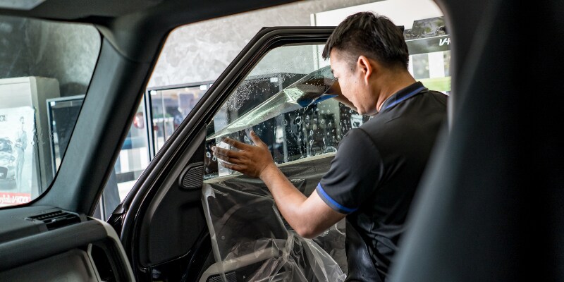 Mobile Auto Glass Repair Technician