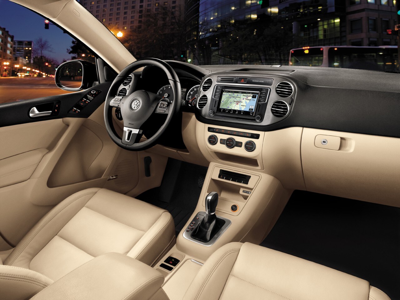 2017 Volkswagen Tiguan Interior.jpg