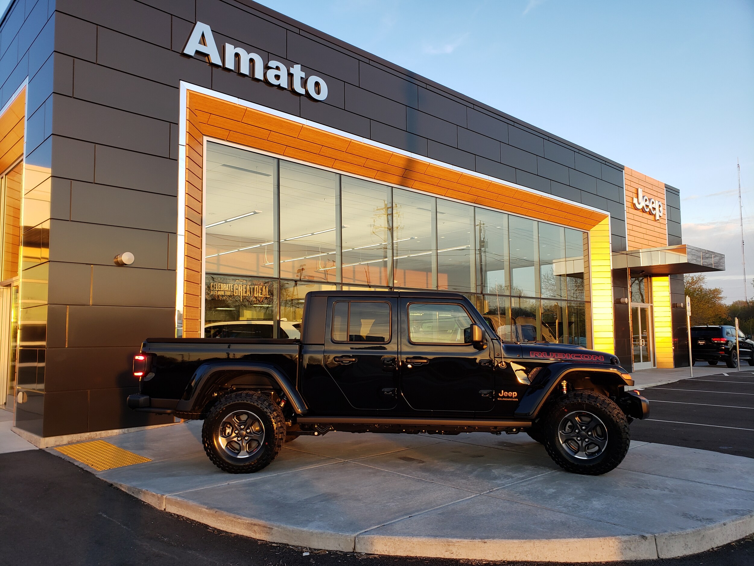 2020 Jeep Gladiator Sunset .jpg