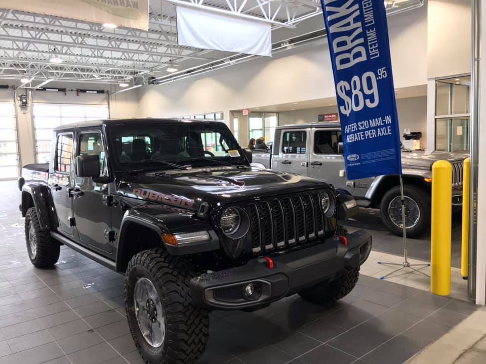 Jeep Gladiator-service bay 2019.jpg