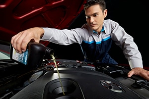 Mazda-Tech-Filling-Oil.jpg