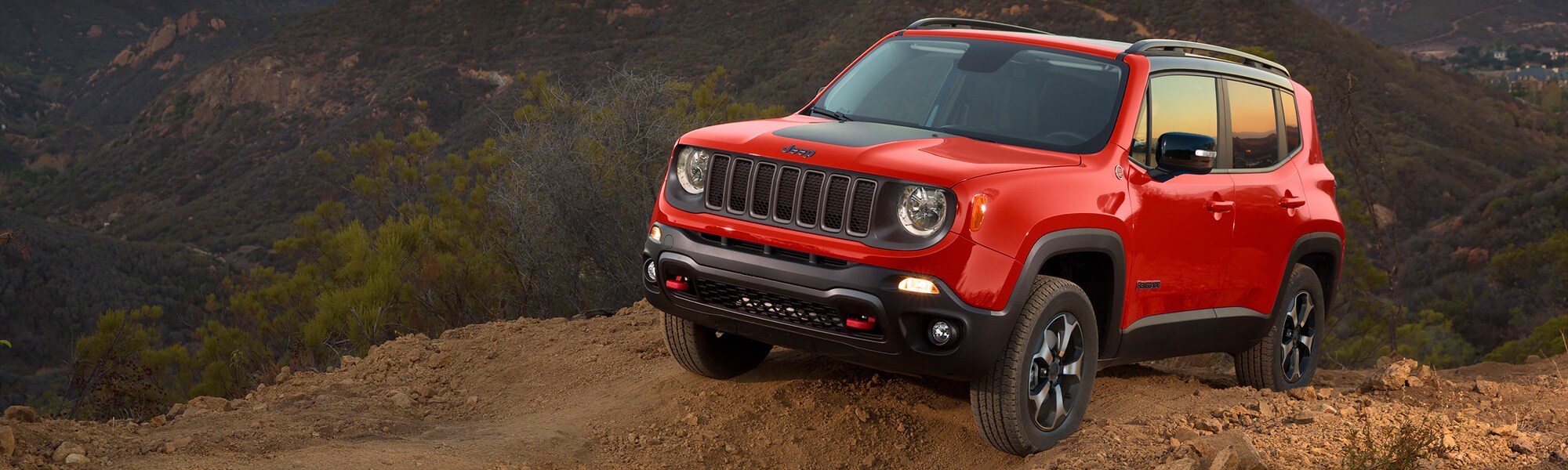 2023-Jeep-Renegade-Trailhawk-SUV-L03.jpg