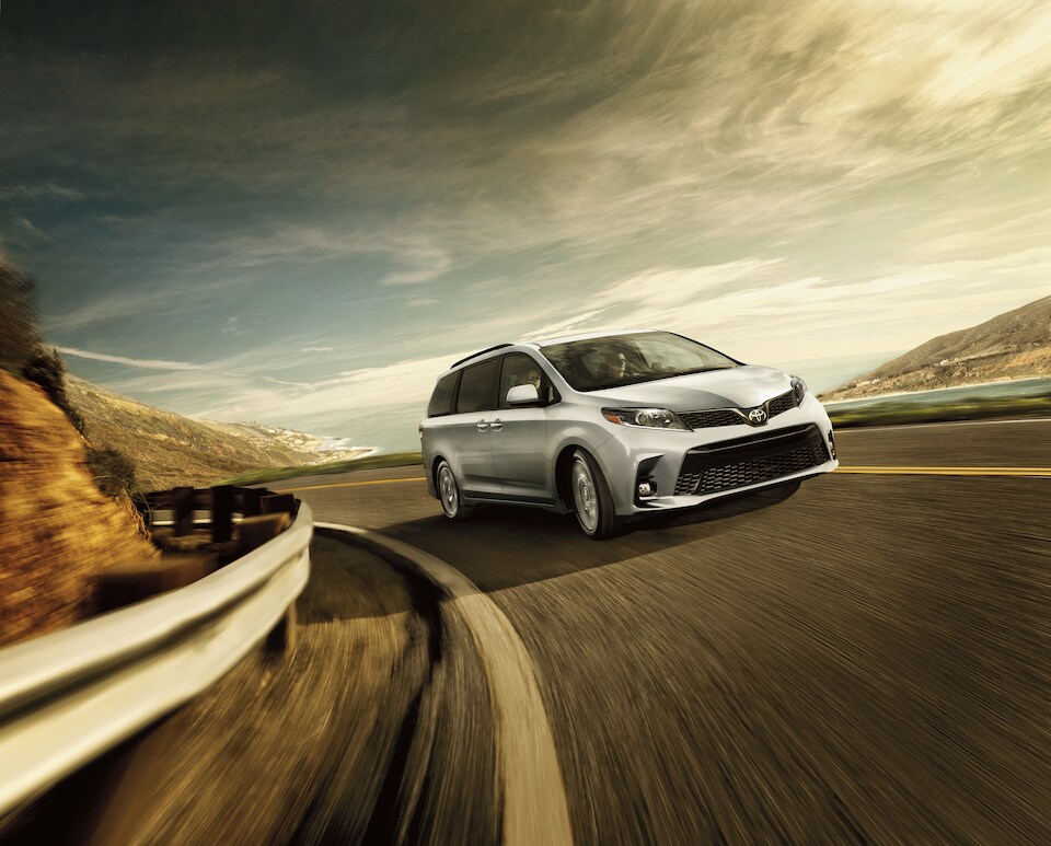2020-Toyota-Sienna-SE-Performance.jpeg