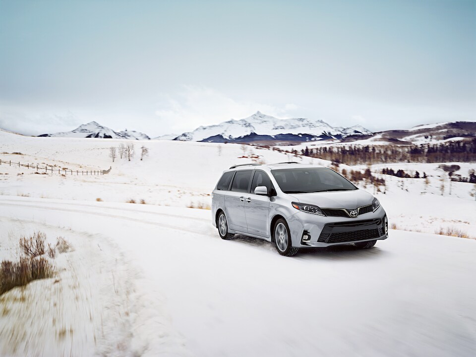 2020-Toyota-Sienna-SE-Premium.jpeg
