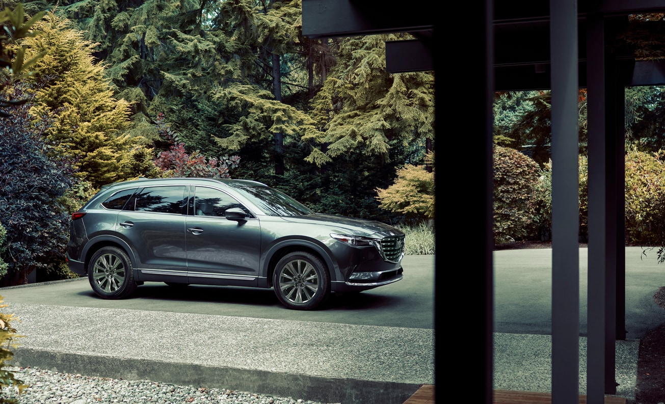 2022-10-10 13_57_25-2022-Mazda-CX9-Signature-SUV-L02.png ?- Photos.png