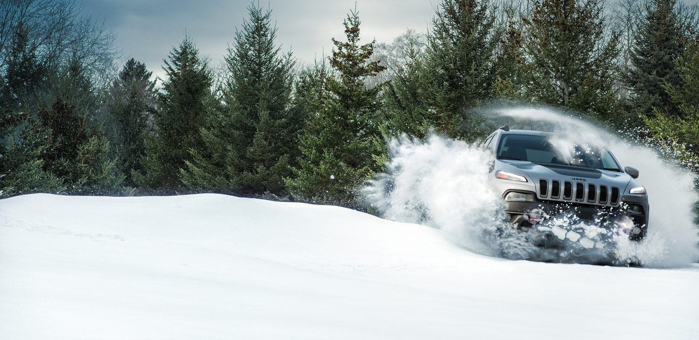 2017-Jeep-Cherokee-Gallery-Capability-Trailhawk-Billet-Silver-Snow.jpg.image.1440.jpg