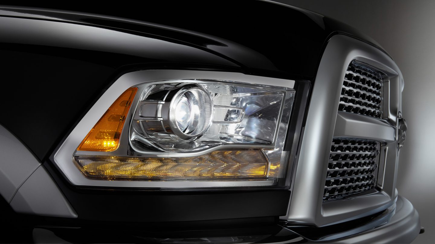 2017_Ram_2500_Gallery-Headlights.jpg.image.1440.jpg