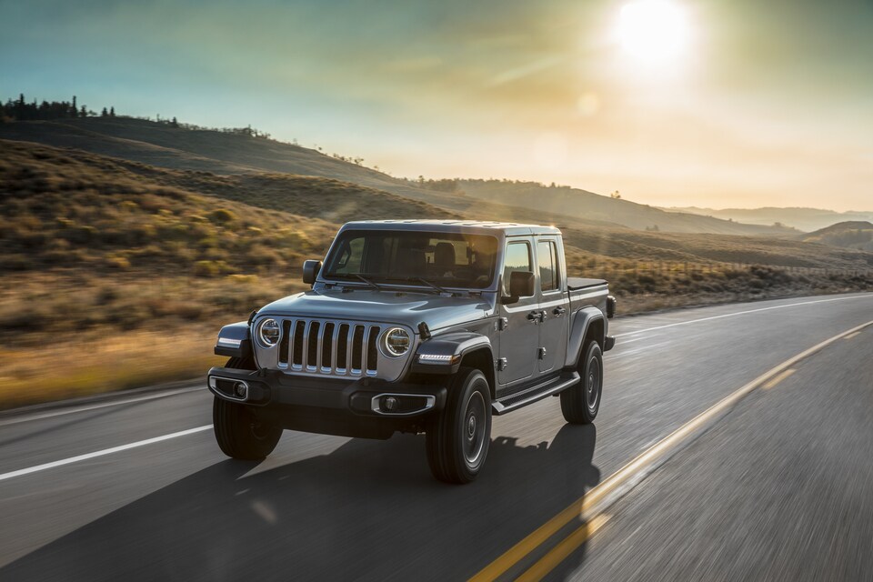 2021-Jeep-Gladiator-Overland-Truck-L07.jpeg