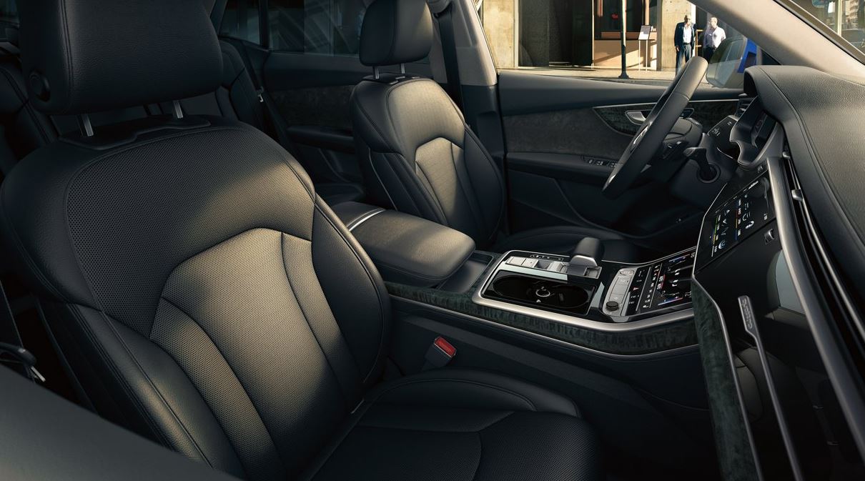 2020 Audi Q8 Cockpit