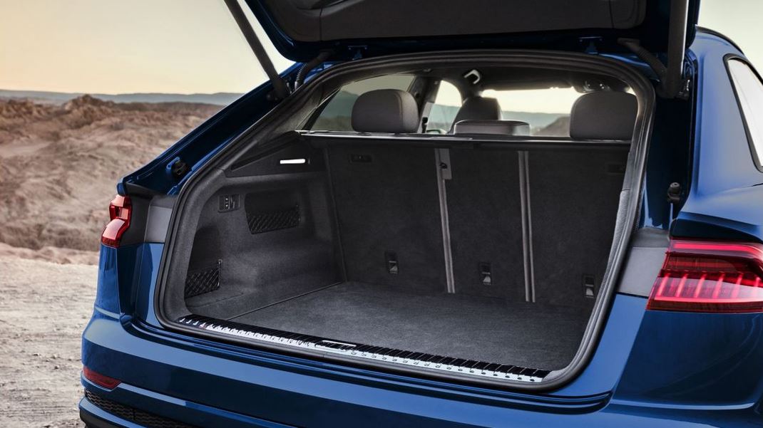 Cargo Space in the 2020 Q8